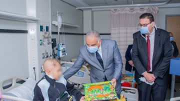 رئيس جامعة طنطا يتفقد مستشفيات علاج سرطان الأطفال لمتابعة سير العمل