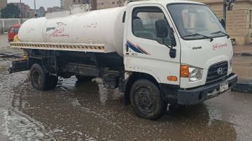 شفط مياه الأمطار من شوارع منيا القمح بالشرقية لمواجهة سوء الأحوال الجوية