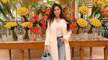 هاجر أحمد تخطف الأنظار بإطلالة شتوية أنيقة في باريس هاجر أحمد تخطف الأنظار بإطلالة شتوية أنيقة في باريس