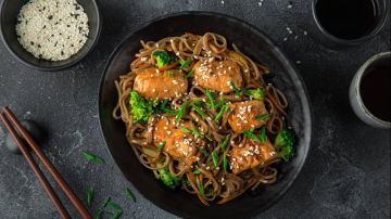 أكلة مفيدة وسريعة.. طريقة عمل المكرونة بالدجاج أكلة مفيدة وسريعة.. طريقة عمل المكرونة بالدجاج