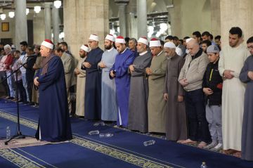 بث مباشر صلاة العشاء والتراويح ليلة 21 رمضان بالجامع الأزهر بث مباشر صلاة العشاء والتراويح ليلة 21 رمضان بالجامع الأزهر