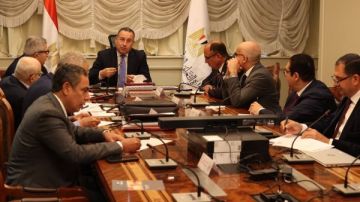 بعد توجيهات الرئيس السيسي.. الأعلى للجامعات يعتمد تشكيل لجنة عليا لوضع خريطة مستقبل سوق العمل بعد توجيهات الرئيس السيسي.. الأعلى للجامعات يعتمد تشكيل لجنة عليا لوضع خريطة مستقبل سوق العمل