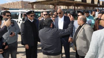 محافظ كفر الشيخ يتفقد مجمع المواقف لمتابعة تطبيق التعريفة الجديدة صور محافظ كفر الشيخ يتفقد مجمع المواقف لمتابعة تطبيق التعريفة الجديدة صور