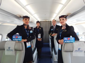 مصر.. بيان غاضب بعد مشهد غير لائق في فيلم سينمائي يسيء للمضيفات مصر.. بيان غاضب بعد مشهد غير لائق في فيلم سينمائي يسيء للمضيفات