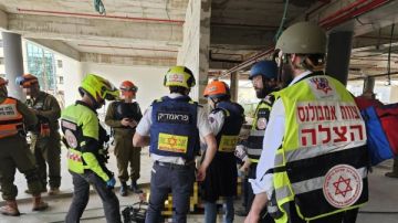 مقتل شخص وإصابة إثنين آخرين بجروح خطيرة في هجوم إيراني وسط إسرائيل