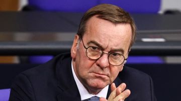 وزير الدفاع الألماني: لن نشارك عسكريا في حرب إيران.. وندعم الجهود الدبلوماسية لمضيق هرمز وزير الدفاع الألماني: لن نشارك عسكريا في حرب إيران.. وندعم الجهود الدبلوماسية لمضيق هرمز