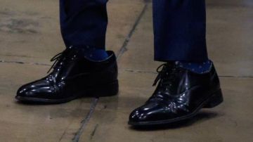 سعرها 145 دولارا.. ترامب يكافئ المقربين منه بأحذية كلاسيكية