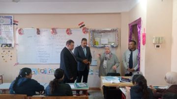 عقب اجازه العيد.. وكيل التعليم بالدقهلية يتفقد عددا من مدارس إدارة غرب
