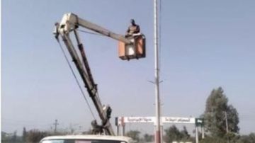 لتحسين مستوى الرؤية الليلية وتأمين الطرق.. الشرقية تواصل أعمال صيانة الإنارة