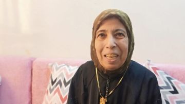 محافظ قنا يهنئ انتصار رمضان لفوزها بلقب الأم المثالية على مستوى المحافظة