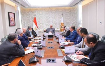 مصر.. موافقات مؤقتة لتراخيص عمل الأجانب لتعزيز الإنتاج في صناعة الملابس الجاهزة