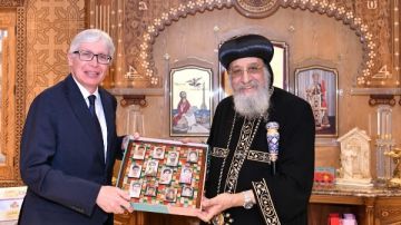 البابا تواضروس يستقبل سفير بيرو بالقاهرة لتعزيز التعاون والسلام البابا تواضروس يستقبل سفير بيرو بالقاهرة لتعزيز التعاون والسلام