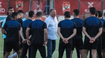 الخطيب لنجوم الأهلي: كونوا رجالا في إياب الترجي