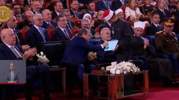 الرئيس السيسي يطلق موقع وتطبيق إذاعة القرآن الكريم الرئيس السيسي يطلق موقع وتطبيق إذاعة القرآن الكريم