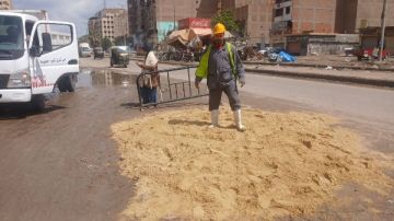 معالجة هبوط أرضى بشارع 15 مايو بحى شرق شبرا الخيمة.. صور