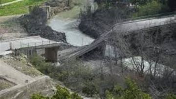 إسرائيل تصدر أوامر بتسريع هدم المنازل والجسور في لبنان