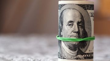 تراجع سعر الدولار رسميا الآن في البنوك.. وصل كام؟ تراجع سعر الدولار رسميا الآن في البنوك.. وصل كام؟