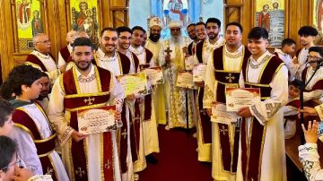 الأنبا لوقا يرسم شمامسة جدد بكنيسة العذراء في جنيف