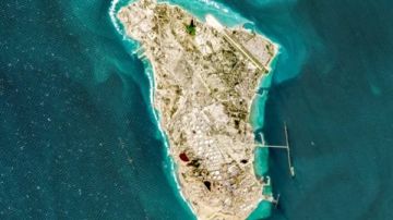 هجمات إيران تجبر القوات الأمريكية على العمل عن بعد وتغيير مواقعها العسكرية