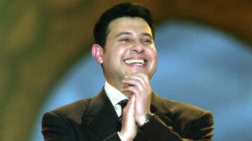 وزيرة الثقافة المصرية تطمن جمهور هاني شاكر على صحته وزيرة الثقافة المصرية تطمن جمهور هاني شاكر على صحته