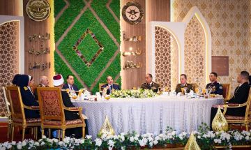 السيسي يوجه تحذيرا للمتلاعبين بالأسعار السيسي يوجه تحذيرا للمتلاعبين بالأسعار