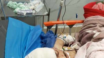 فريق طبي بمستشفى سلام بورسعيد ينجح في إنقاذ ذراع شاب بعد جراحة دقيقة استمرت 14 ساعة فريق طبي بمستشفى سلام بورسعيد ينجح في إنقاذ ذراع شاب بعد جراحة دقيقة استمرت 14 ساعة