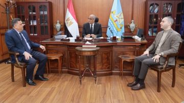 محافظ كفر الشيخ يناقش عددا من الملفات القانونية صور