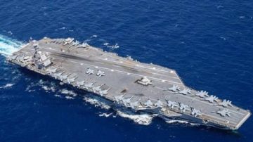 مسئول أمريكي يرجح: خلل كهربائي وراء حريق في حاملة الطائرات جيرالد فورد مسئول أمريكي يرجح: خلل كهربائي وراء حريق في حاملة الطائرات جيرالد فورد