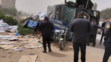 مصرع شخص وإصابة 11 آخرين في انقلاب سيارة نقل على الطريق الزراعي ببنها