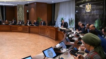 منها غلق المحال والعمل عن بعد.. قرارات حكومية عاجلة بسبب الحرب