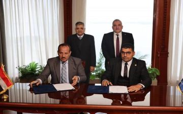 هيئة قناة السويس توقع بروتوكولا لتعزيز الاستزراع المائي وتنمية الثروة السمكية هيئة قناة السويس توقع بروتوكولا لتعزيز الاستزراع المائي وتنمية الثروة السمكية