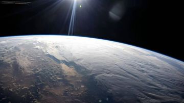 إنجاز فضائي تاريخي.. نجاح غير مسبوق في زراعة الحمص داخل تربة قمرية إنجاز فضائي تاريخي.. نجاح غير مسبوق في زراعة الحمص داخل تربة قمرية