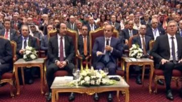 الرئيس السيسي: استمرار الحرب سوف يترتب عليه تداعيات خطيرة على الاقتصاد الرئيس السيسي: استمرار الحرب سوف يترتب عليه تداعيات خطيرة على الاقتصاد