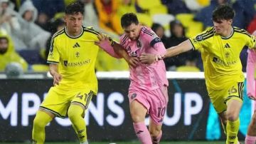 تعادل محبط لإنتر ميامي أمام ناشفيل في ذهاب دور الـ16 بكأس أبطال الكونكاكاف تعادل محبط لإنتر ميامي أمام ناشفيل في ذهاب دور الـ16 بكأس أبطال الكونكاكاف