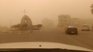 عاصفة ترابية تضرب رأس غارب وسط تحذيرات مسبقة من الأرصاد الجوية عاصفة ترابية تضرب رأس غارب وسط تحذيرات مسبقة من الأرصاد الجوية