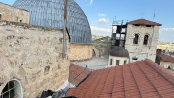 القدس تحت الخطر .. شظايا صواريخ تسقط قرب الأقصى وكنيسة القيامة القدس تحت الخطر .. شظايا صواريخ تسقط قرب الأقصى وكنيسة القيامة