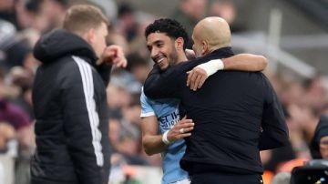 حسام حسن يهنئ مرموش بعد تتويجه الأول مع مانشستر سيتي حسام حسن يهنئ مرموش بعد تتويجه الأول مع مانشستر سيتي