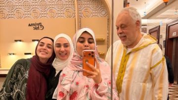 روجينا تحتفل بعيد الفطر رفقة أسرتها من العمرة روجينا تحتفل بعيد الفطر رفقة أسرتها من العمرة