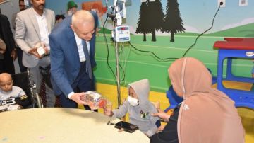 محافظ الأقصر يزور أطفال مستشفى الأورمان للتهنئة بعيد الفطر محافظ الأقصر يزور أطفال مستشفى الأورمان للتهنئة بعيد الفطر