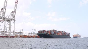 ميناء دمياط يستقبل 9 سفن رغم سوء الأحوال الجوية