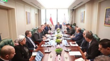 وزير الصحة : تعزيز المخزون الاستراتيجي من الأدوية والمستلزمات ليغطي احتياجات عام كامل وزير الصحة : تعزيز المخزون الاستراتيجي من الأدوية والمستلزمات ليغطي احتياجات عام كامل