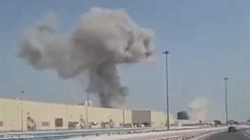 البحرين.. مقتل شخص وإصابة اثنين بجروح خطيرة جراء سقوط حطام صاروخ على سفينة البحرين.. مقتل شخص وإصابة اثنين بجروح خطيرة جراء سقوط حطام صاروخ على سفينة