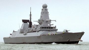 المدمرة البريطانية دراجون تتحرك باتجاه منطقة البحر المتوسط