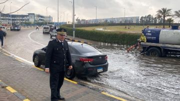 بسبب سوء الأحوال الجوية.. الإدارة العامة للمرور تدفع بسيارات الإغاثة والأوناش على الطرق