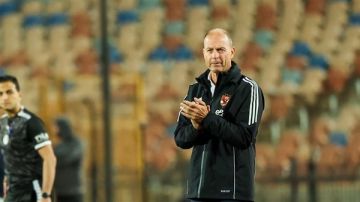 شوبير يكشف كواليس تعاقدات الأهلي وموقف توروب من صفقة كامويش