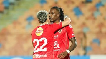 كامويش ينشر صورا من مشاركاته مع الأهلي