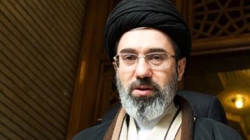 مجتبى خامنئي: لم أعرف بتعييني إلا من خلال التليفزيون الإيراني مجتبى خامنئي: لم أعرف بتعييني إلا من خلال التليفزيون الإيراني