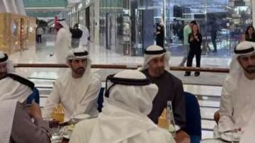 محمد بن زايد يتجول في دبي مول في أحدث ظهور غير رسمي صور محمد بن زايد يتجول في دبي مول في أحدث ظهور غير رسمي صور