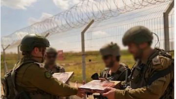 إسرائيل تتلو الهاغادة على حدود مصر وسط احتفالات للجنود إسرائيل تتلو الهاغادة على حدود مصر وسط احتفالات للجنود