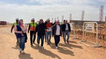 رئيس أكتوبر الجديدة يقود جولة ميدانية موسعة لمحطة محولات أب تاون لتسريع وتيرة الأعمال رئيس أكتوبر الجديدة يقود جولة ميدانية موسعة لمحطة محولات أب تاون لتسريع وتيرة الأعمال